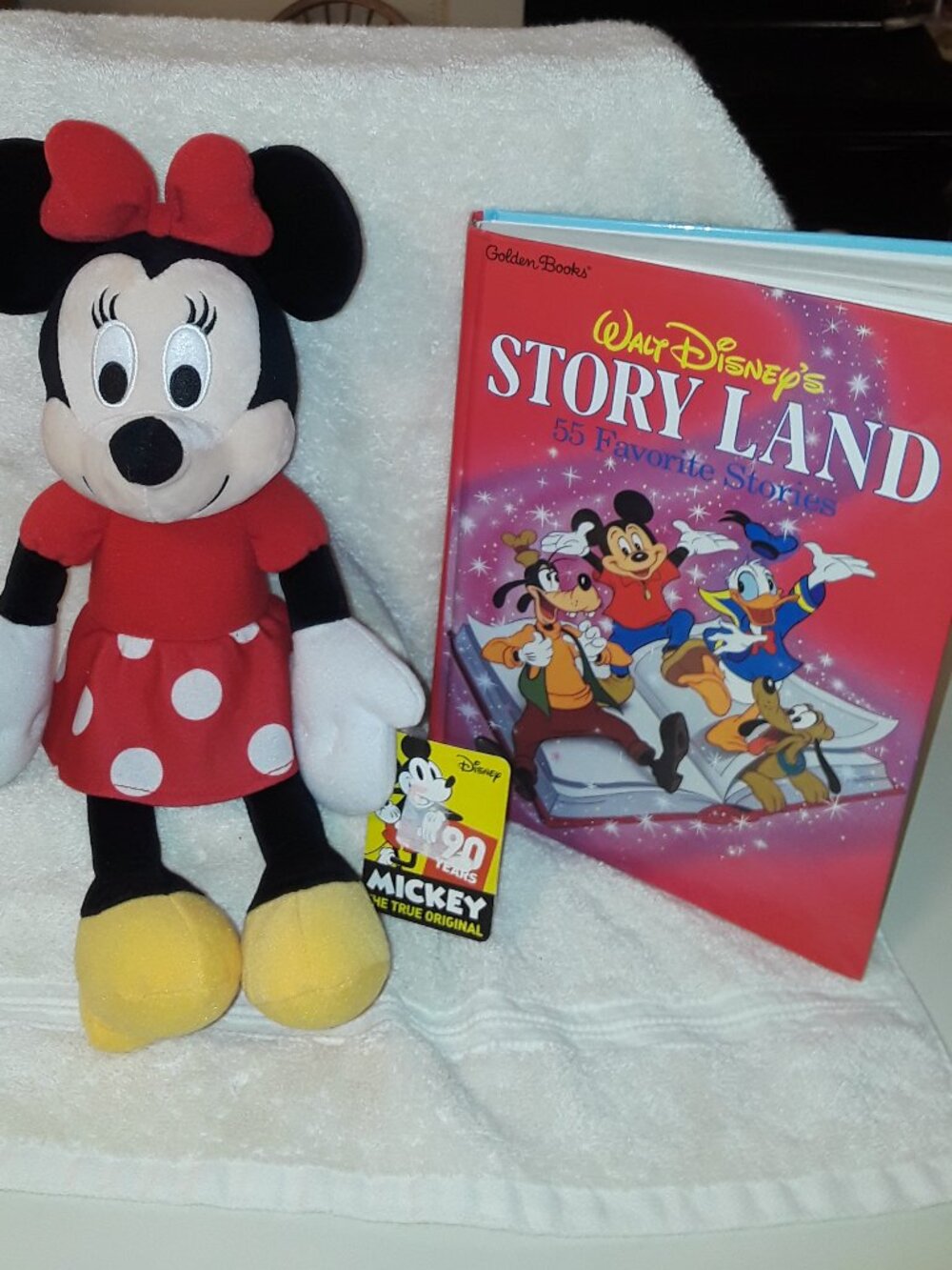 Disney 2Pc: Minnie Mouse NWT Plush + 1991 Walt Disneys Story Land Hardcover Book